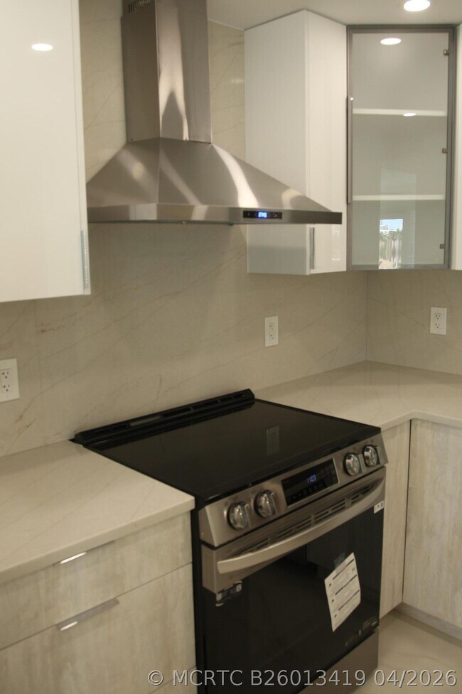 Photo - 340 Sunset Dr Unit 610