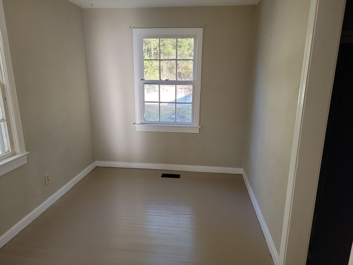 Photo - 4423 Bryan Ave