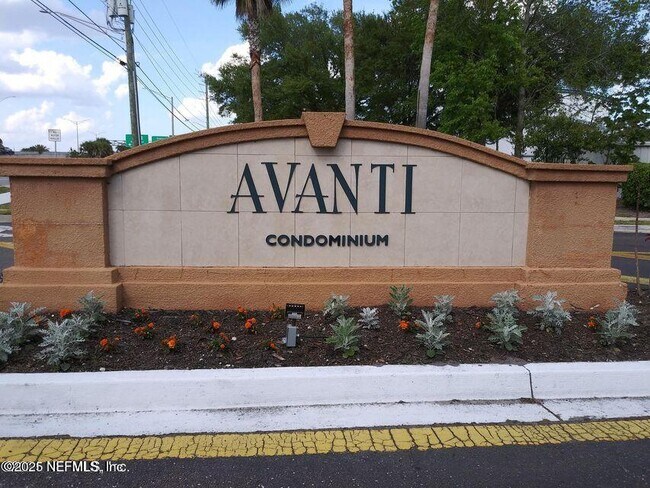 Building Photo - 3591 Kernan Blvd S Unit 123 Rental