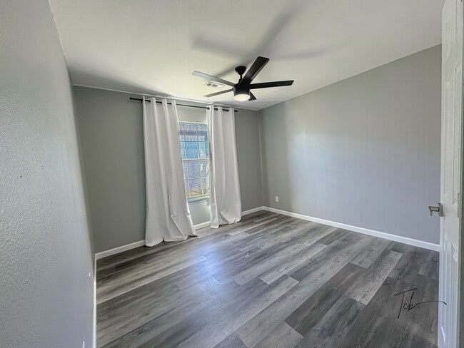 Photo - Available Now! 3 Bedroom, 2 Bathroom in Prime Bentonville Location, w/ Garage and Fenced-in Backy...