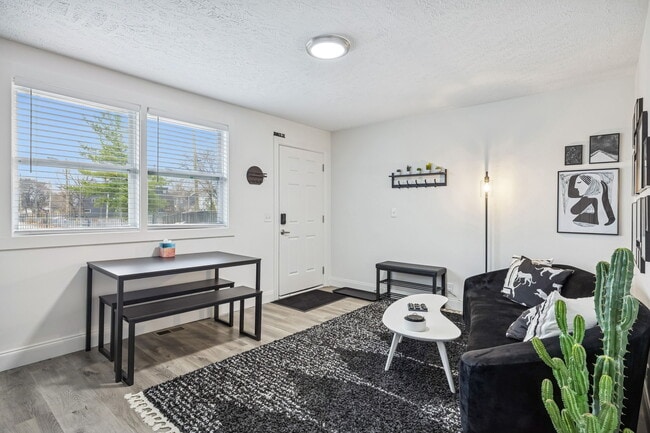 Photo - 501B Meridian St