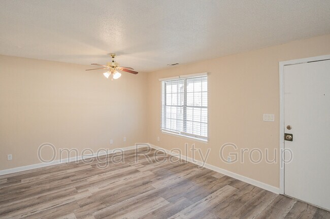 Photo - 3328 Meridian St N Unit Apt 209