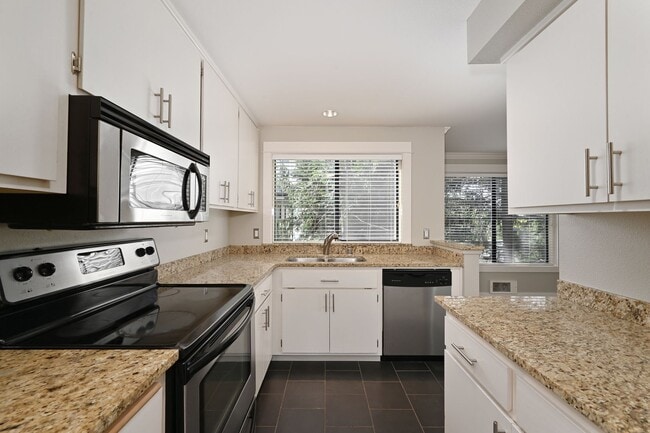 Photo - Spacious 2BR/1BA Condo in Great Location (Fremont) Unidad 303