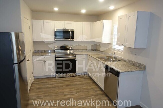 Photo - Beautiful Three Bedroom, Two Bathroom Sing...