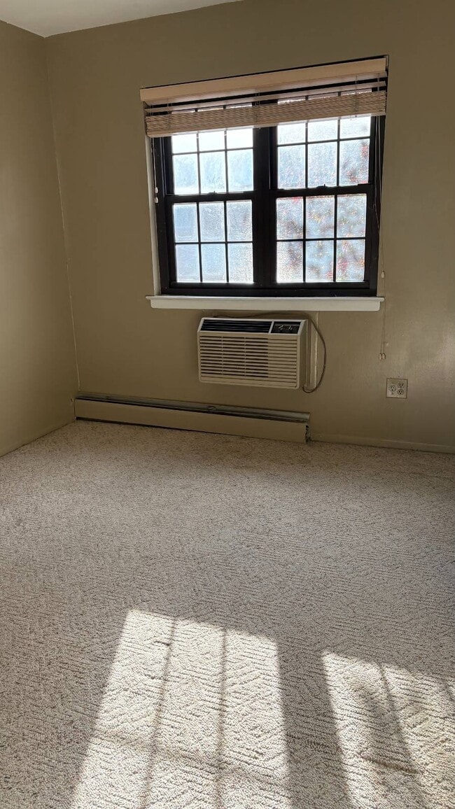 Photo - 220-75-220-67 67th Ave Unidad 3C