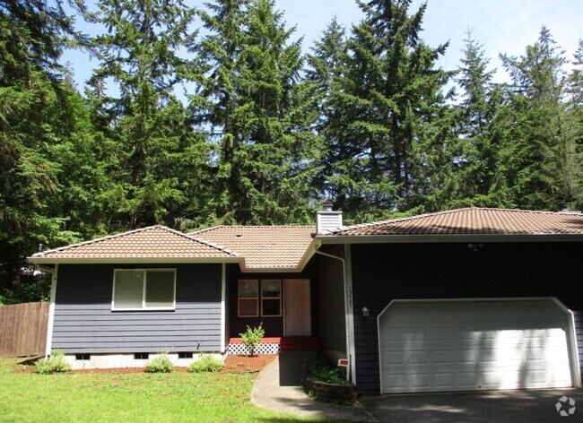 Building Photo - 3-Bed, 2-Bath Duplex with Garage & Private... Rental