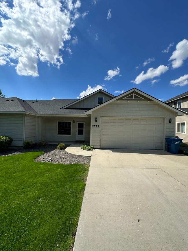 Photo - 2777 N Tamarack Dr Townhome