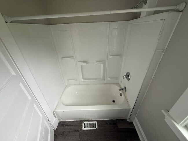 Photo - 10303 Sophia Ave
