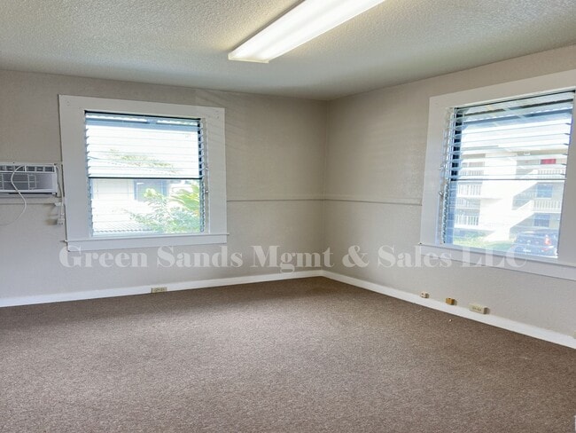 Photo - Convenient Location in Hilo