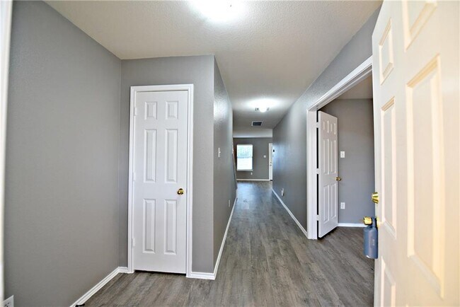 Photo - 802 Rubles Ct