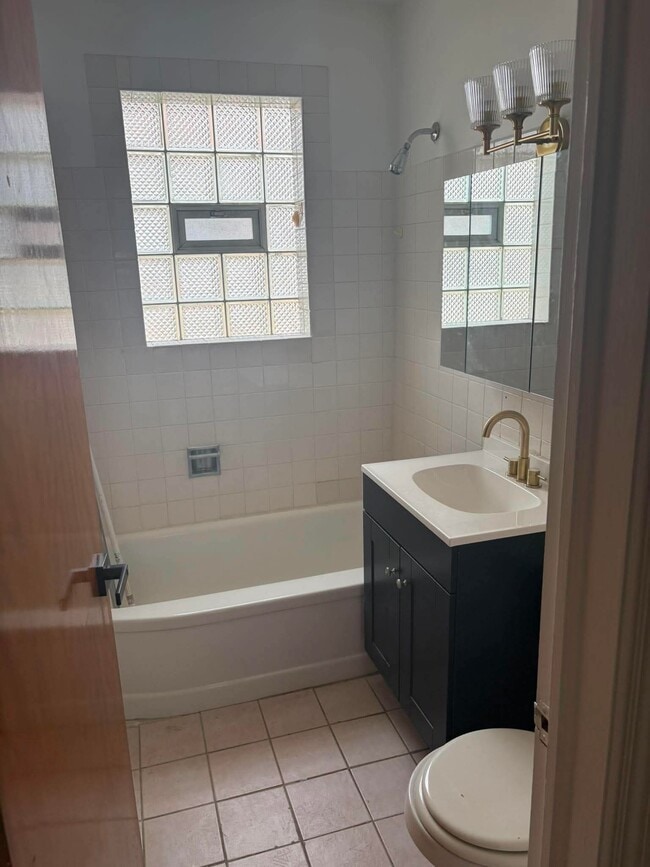 Photo - 4836 Hull St Unit 2