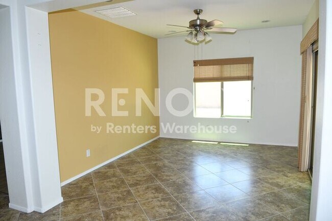 Photo - Ideal 4Br+Den+Loft 3.5Ba 2.5Cg Home with Solar Near Happy Valley and Loop 303 in Peoria