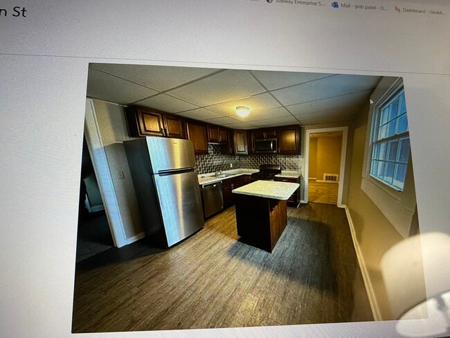 Photo - 2316 W Franklin St Apartamentos Unidad B