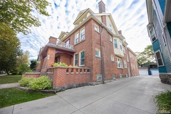 Photo - 114 Ashland Ave