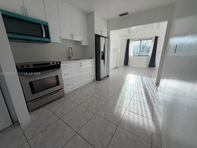 Photo - 415 SW 16th Ct Unit 1