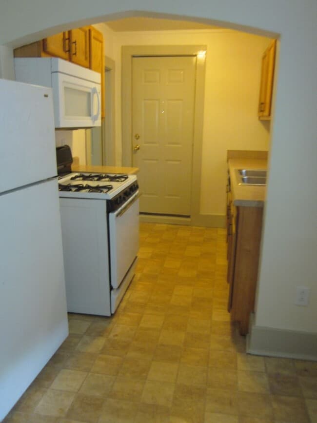 Photo - 810 Huestis Ave Unit Apt 2
