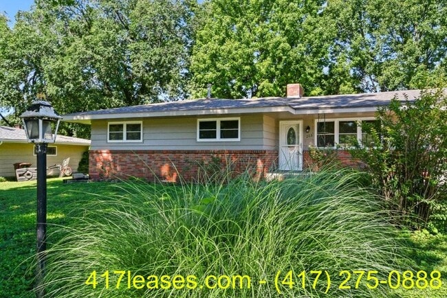 Photo - 203 S White Oak Ave