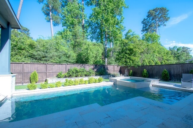 Photo - 16 Mariposa Wds Dr