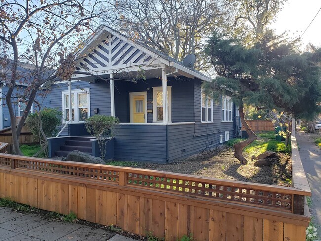 Building Photo - 1004 Normal Ave Unit A (Top House)