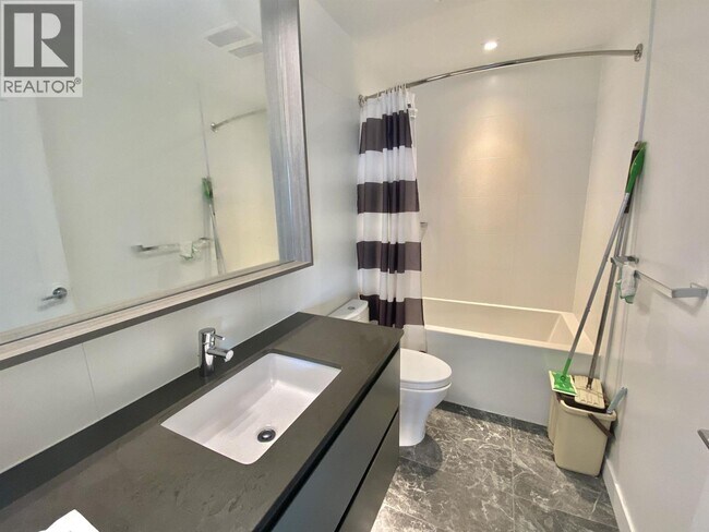 Photo - 2288 Alpha Ave Unité 1101