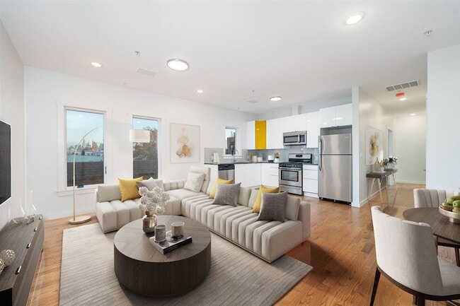 Building Photo - 541 42nd St Unit 4A Rental