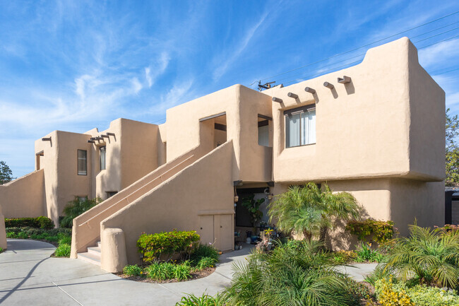 Building Photo - Villa Santa Fe Rental