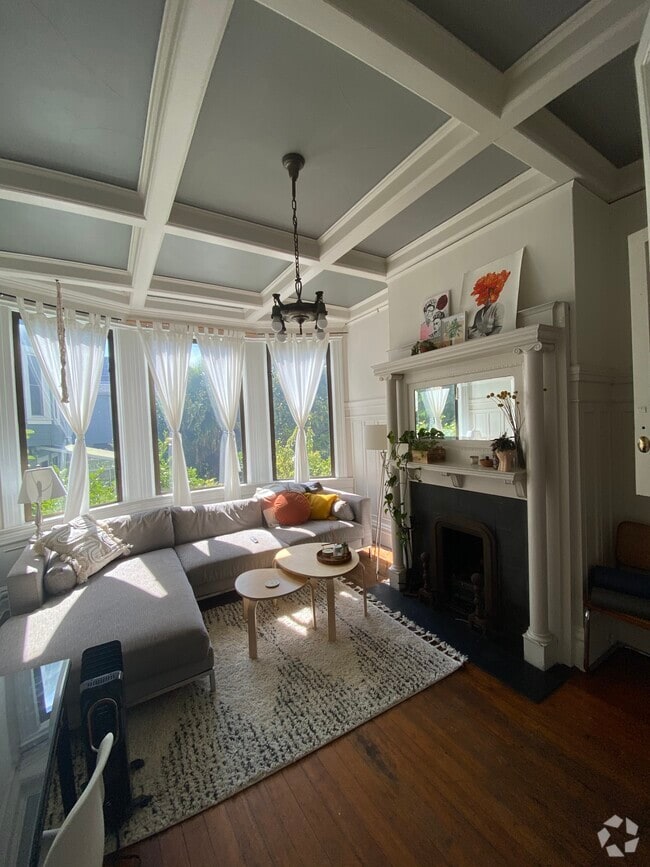 living room - 1251 Masonic Ave Unit 1247 Rental