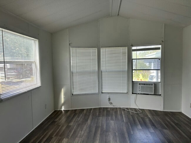 Photo - 6105 Land O' Lakes Blvd