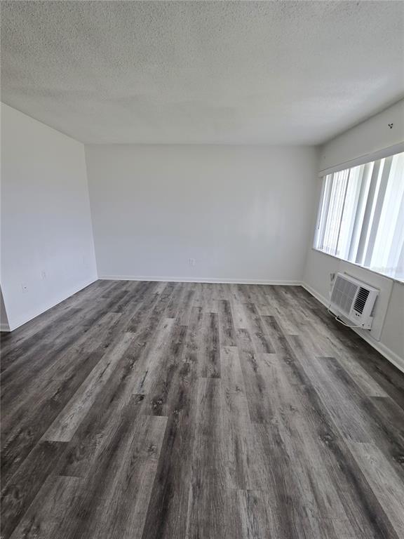 Photo - 2366 Shelley St Unit 4