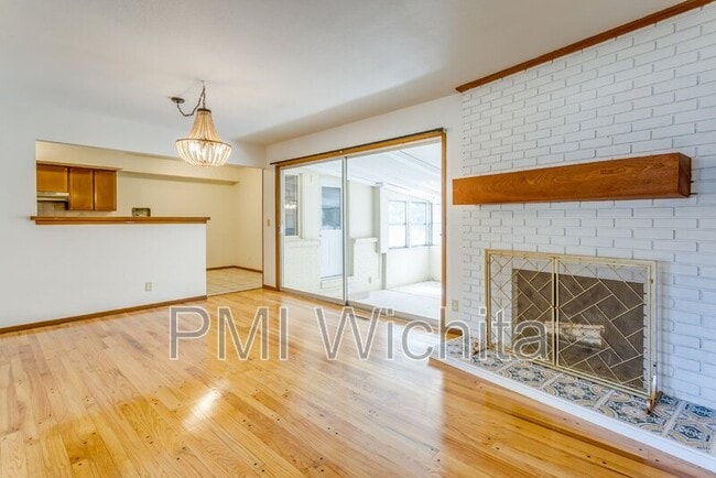 Photo - 9315 W 9th St N