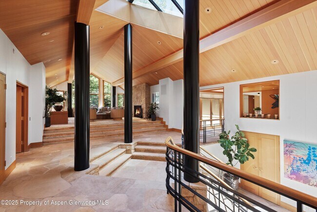 Photo - 800 Roaring Fork Rd