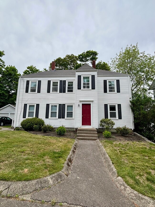 Building Photo - 9 Elm St Unit #1