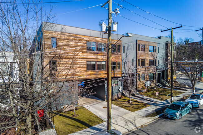 1032-1038 Otis St NE - Otis Place Flats Apartments