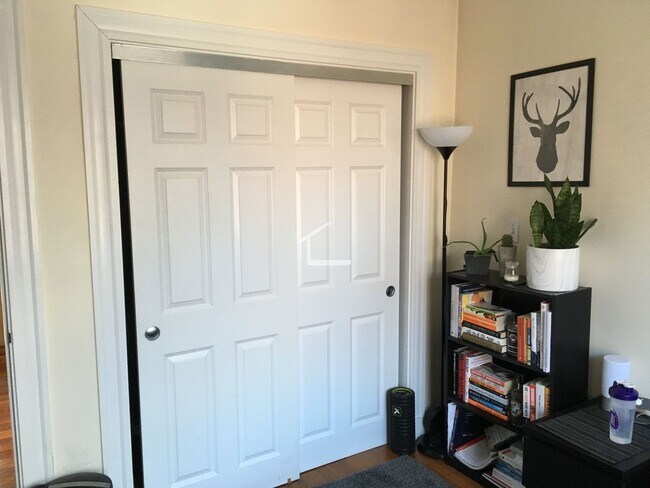 Photo - Well Lit 3 Bed Unit 6