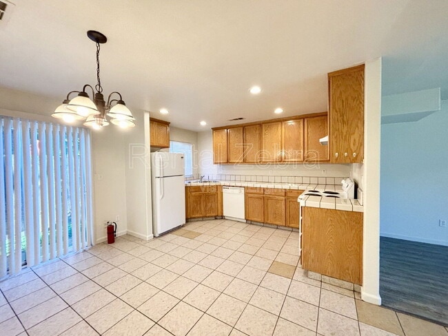 Photo - 936 W 13th St Unit C