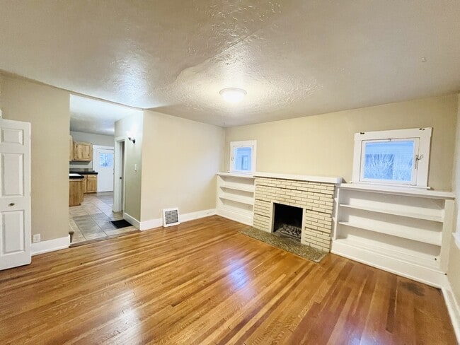 Photo - 925 Wilson Ave S