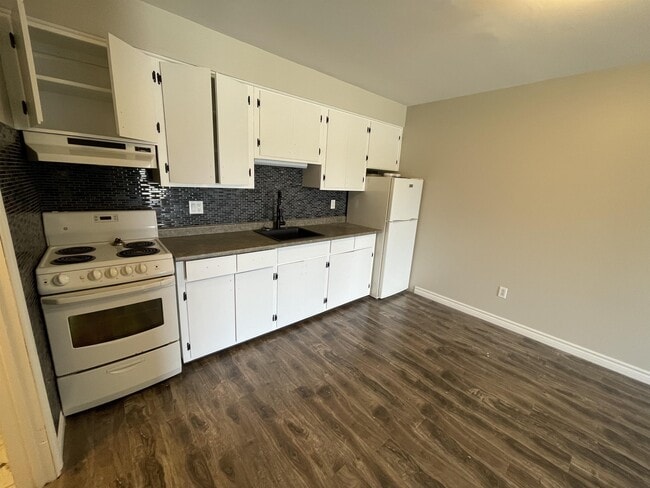 Building Photo - 35 Dobbin St Unit 13