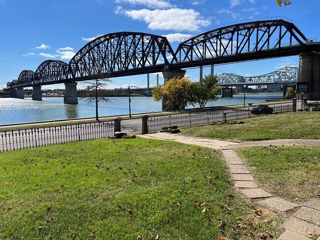 Photo - 212 W Riverside Dr Unit 303