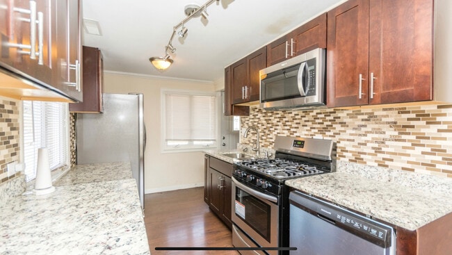Photo - 10029 Harnew Rd E