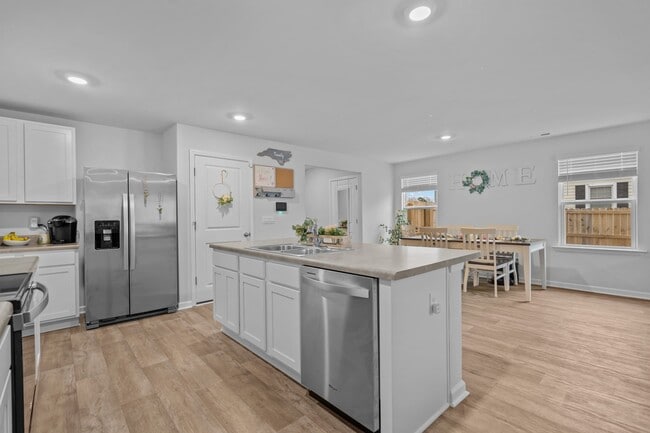 Photo - 402 Folkstone Rd