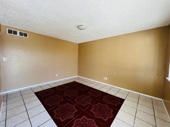 1402 S Espina St Unit 3