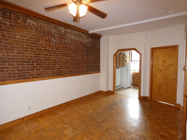 Photo - 936 Willow Ave