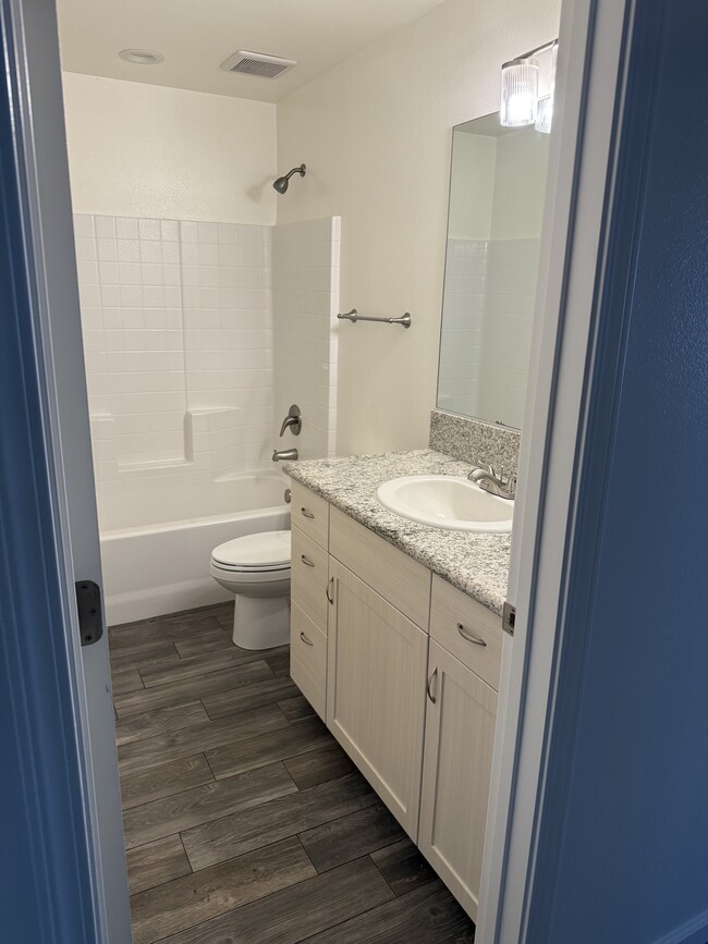 Photo - 1147 Dewitt Ave