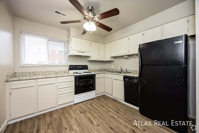 Building Photo - 1809 Eagleview Drive-3 Unit 3 Rental