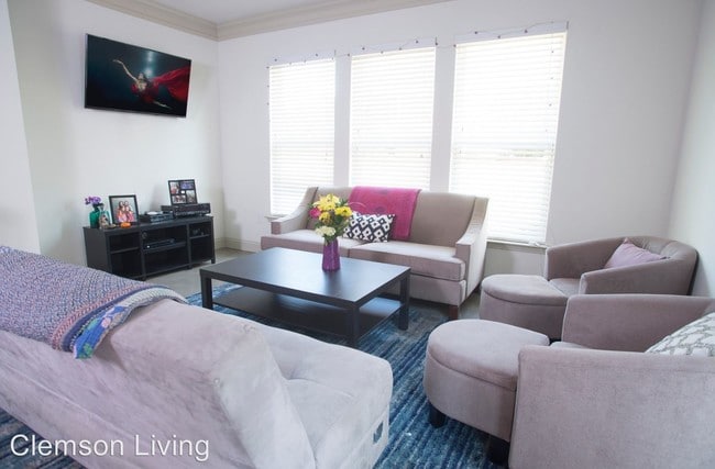 Photo - 106 Calhoun St