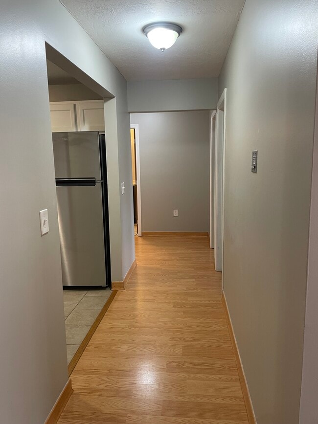 Hallway - 1 Bristol Ct Unit 241