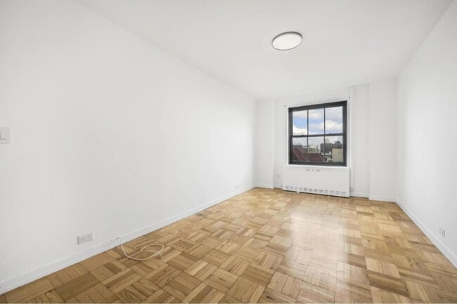 Photo - 325 Clinton Ave