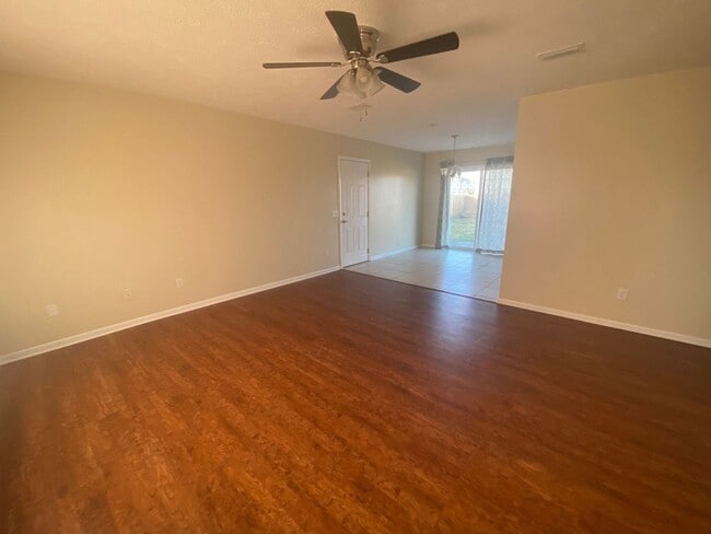 Photo - Cozy & Centrally Located 3Bed/2Ba in Lynn ...