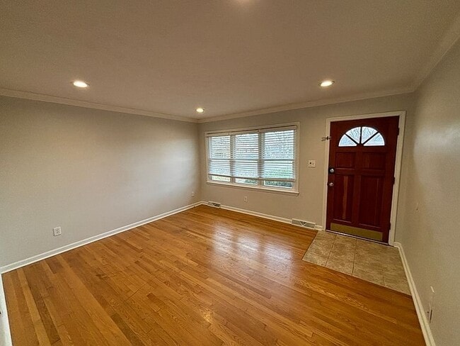 Photo - 3564 Camelot Dr