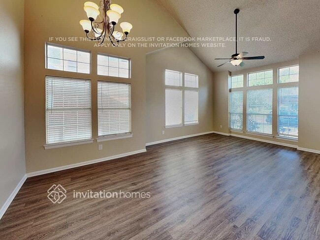 Photo - 2529 Windchase Dr